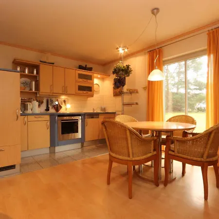 4 Reetdachhaus Diplomatenweg 1 Cc Holiday home