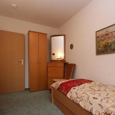 4 Reetdachhaus Diplomatenweg 1 Cc