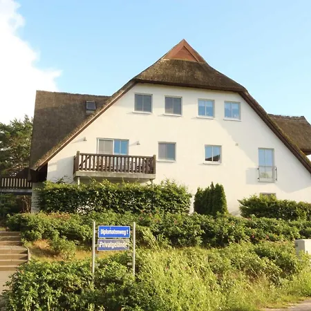 Holiday home 4 Reetdachhaus Diplomatenweg 1 Cc *